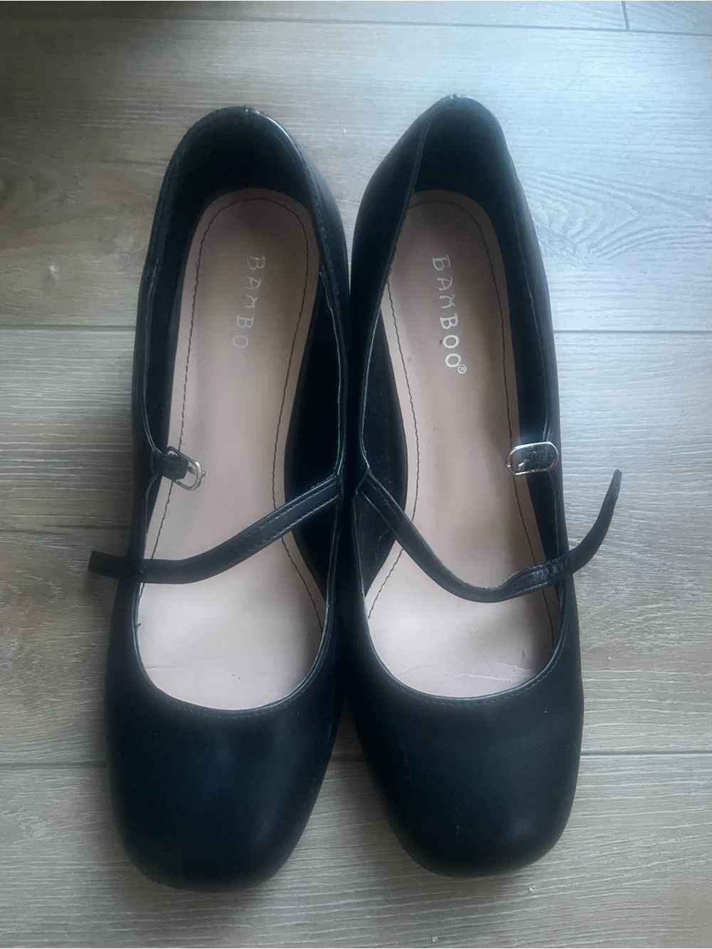 Black Mary Jane heels size 8